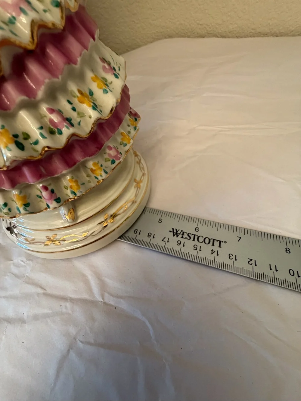 The Unbranded Brand elegant porcelain